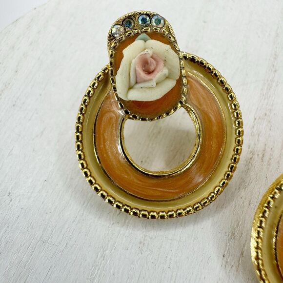 Vintage 1928 Porcelain Rose With Enamel Hoop Earrings Retro Classic Coquettegirl - Picture 3 of 9